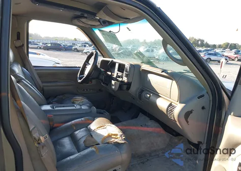 1999 Chevrolet Tahoe Ls z USA, uszkodzony, nr VIN 1GNEK13R0XR124055